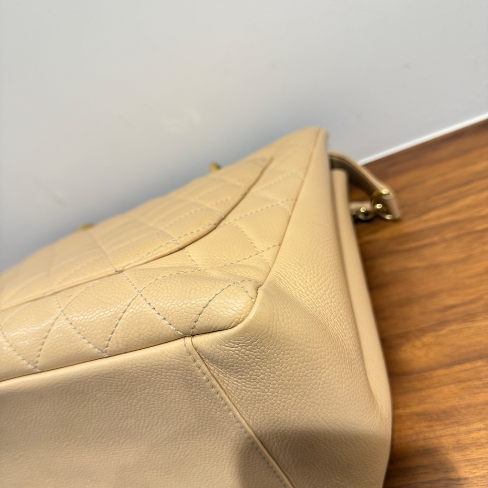 Chanel Grand Shopping tote in Caviar Beige Leather - Picture 6 of 12